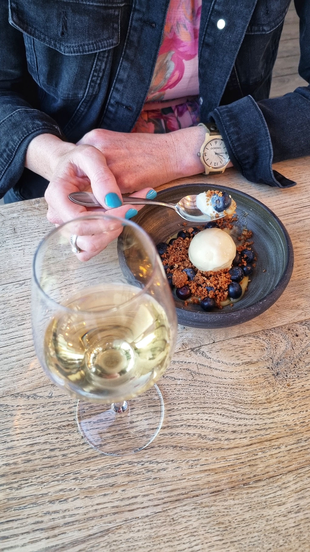 Dessert; Bijzonder uit eten in restaurant Vuurtoreneiland in Amsterdam, Nederland