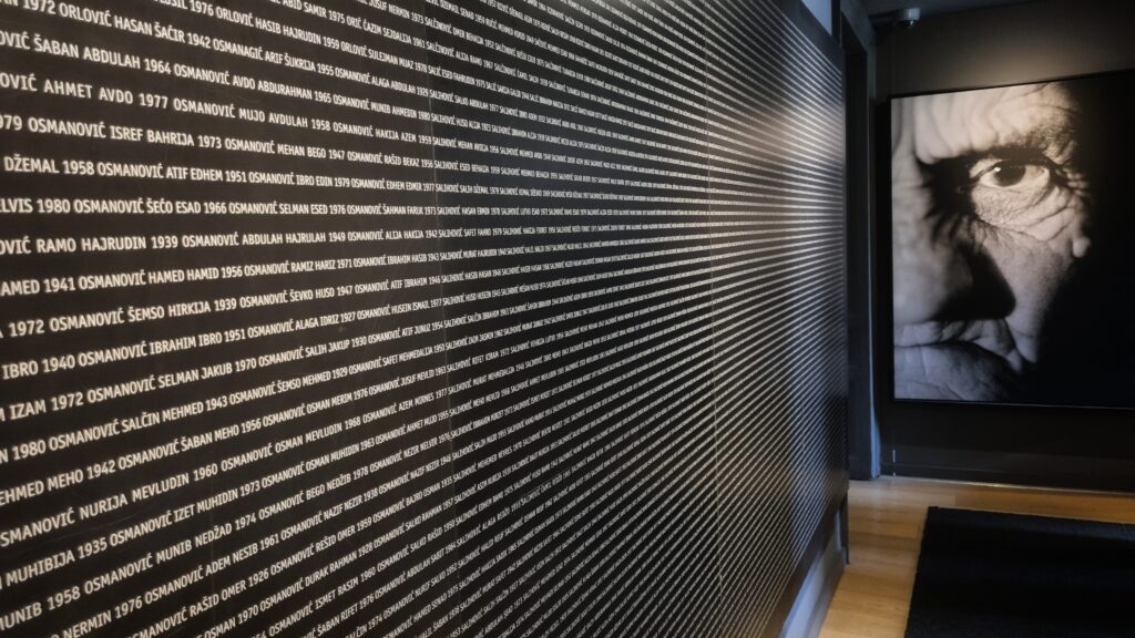 Doen in Sarajevo; stedentrip vol bezienswaardigheden, tips: Gallery 11/07/1995, museum Srebrenica