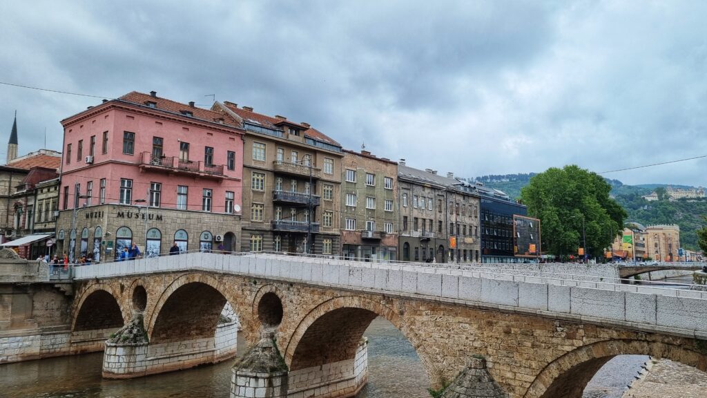 Doen in Sarajevo; stedentrip vol bezienswaardigheden, tips: Latiijnse brug
