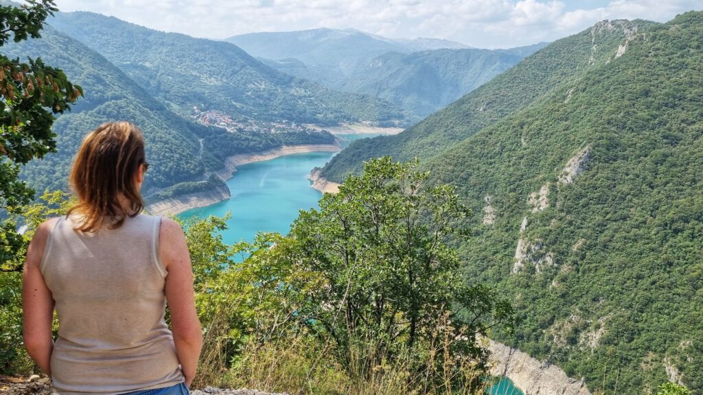 Uitzichtpunt Lake Piva panoramic road P14, roadtrip Montenegro route tips