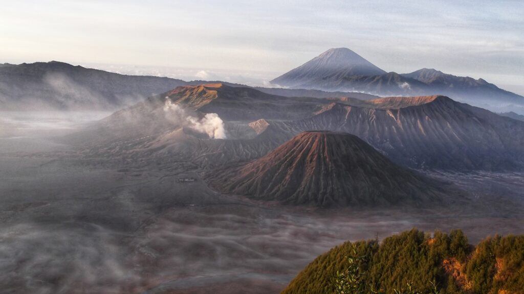 Bromo vulkaan zonsopgang; doen in Yogyakarta tips; rondreis reisroute Indonesie 3 weken