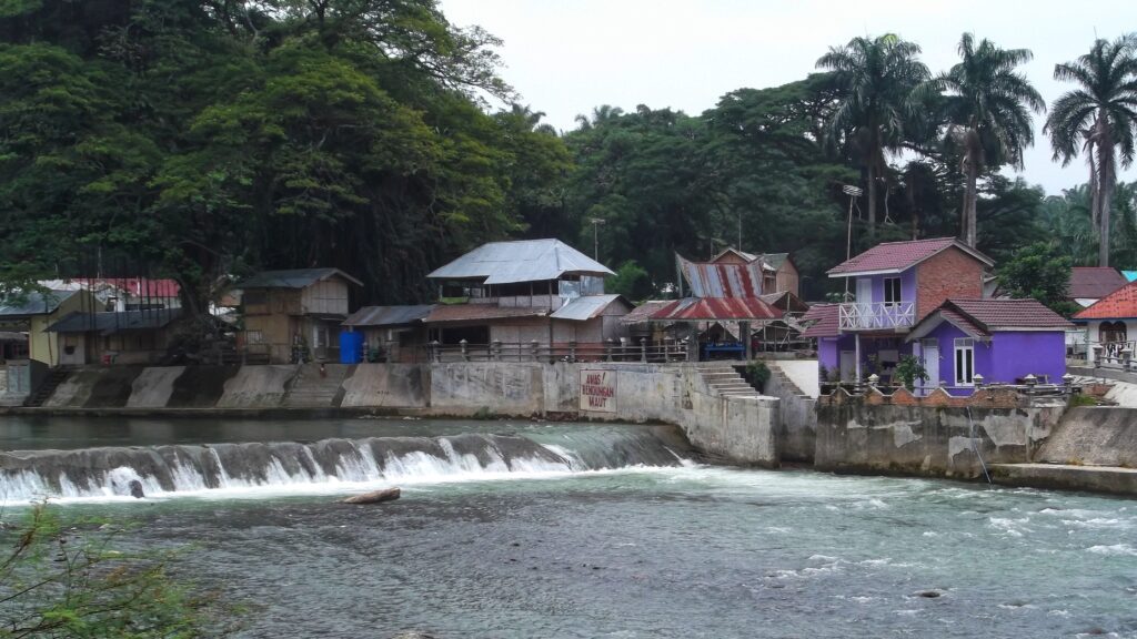 Bukit Lawang trekking Orang oetans; tips rondreis reisroute Indonesie 3 weken