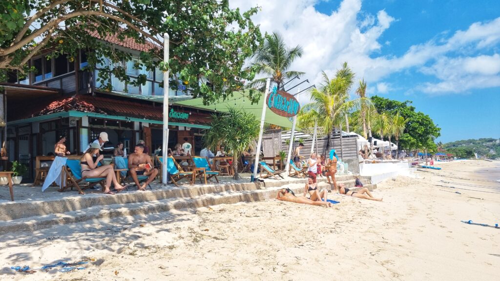 Ginger&Jamu, leuke restaurant tip Jungut Batu beachThe Island beach bar, Nusa Ceningan, zeewierplantages, zonsondergang; doen op Nusa Lembongan tips