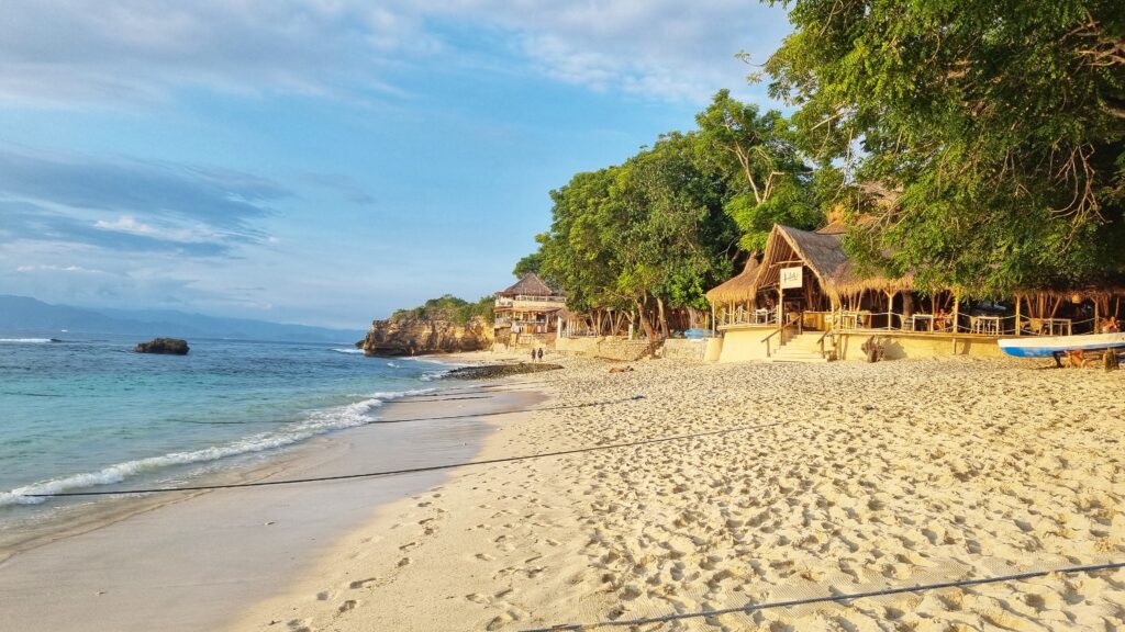 Hai Bar, Mushroom Bay, leuke restaurant tip; doen op Nusa Lembongan tips