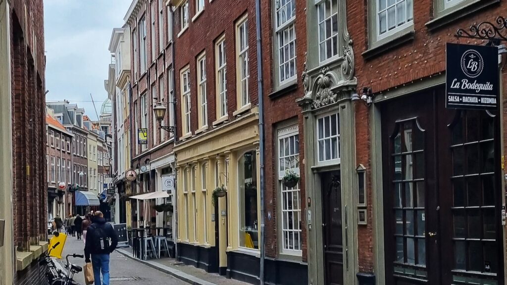 Wat te doen in weekendje Den Haag; minigids vol tips: Oude Molstraat, winkelen in Den Haag