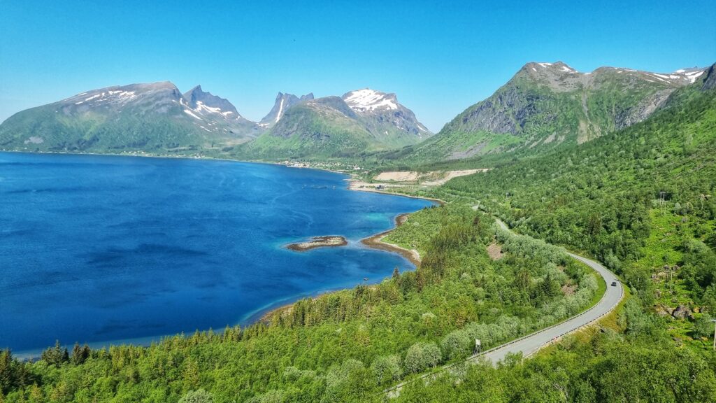 Scenic route Senja; Roadtrip route noorwegen, met de auto naar de Lofoten
