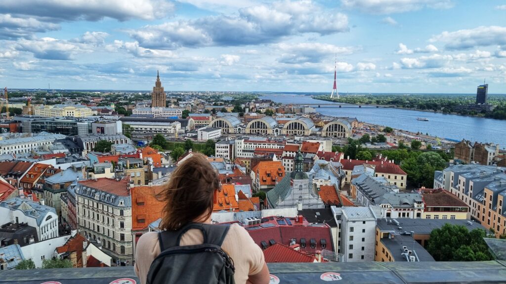 Uitzichtpunt Petri kerk: bezienswaardigheden stedentrip Riga, tips wat te doen!