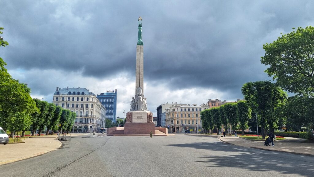 Vrijheidsmonument; bezienswaardigheden stedentrip Riga, Letland: tips wat te doen!