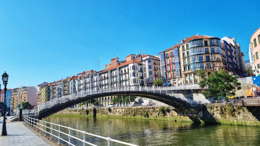 Brug Casco Viejo; doen in Bilbao, Baskenland, Spanje, bezienswaardigheden en tips