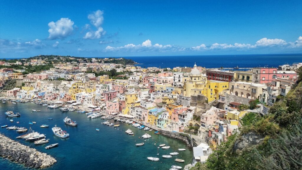 Uitzichtpunt Marina di Corricella; Wat te doen in Procida tips, dagtrip vanuit Napels