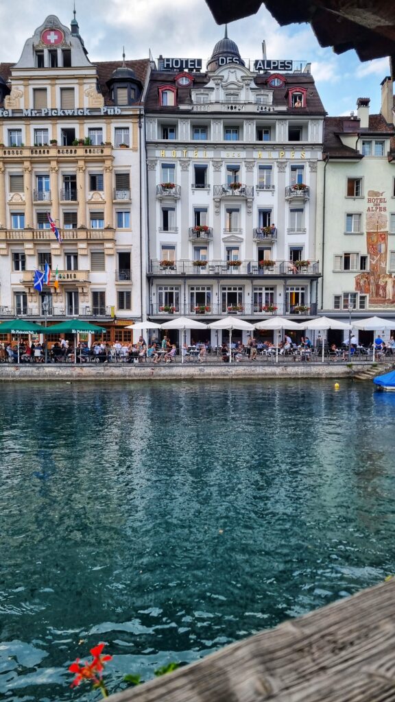 Terrassen, Altstadt, eten, drinken Luzern; tips wat te doen in Luzern, Zwitserland