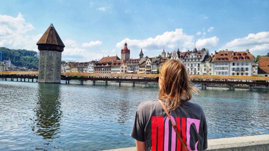 Kapellbrücke, watertoren, Altstadt Luzern; tips wat te doen in Luzern, Zwitserland