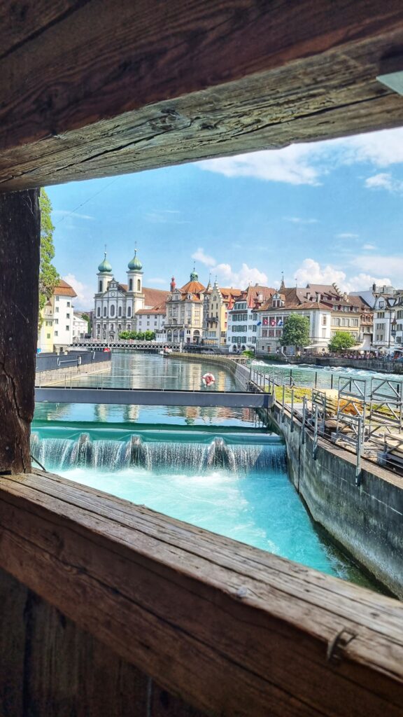 Lucerne Needle Dam, Spreuerbrücke, middeleeuwse brug Luzern; tips wat te doen in Luzern, Zwitserland