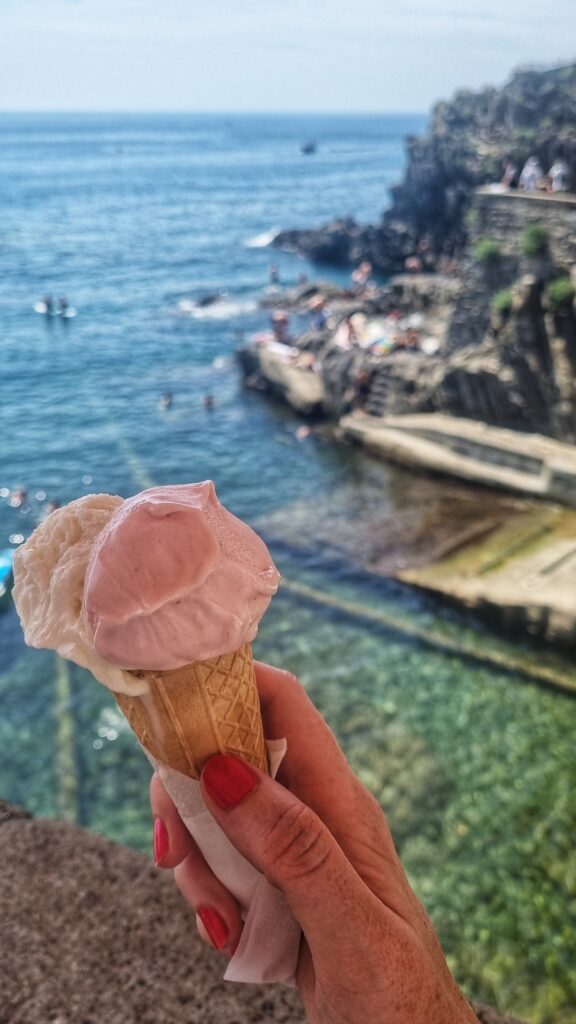 Riomaggiore, ijsje, haven, utizichtpunt; tips voor jouw bezoek aan Cinque Terre