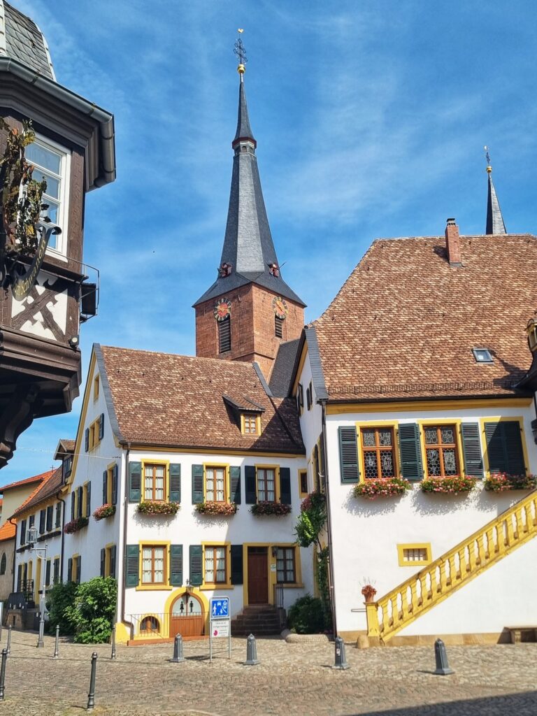 Deidesheim, Deutsche Weinstrasse, met de auto naar Toscane