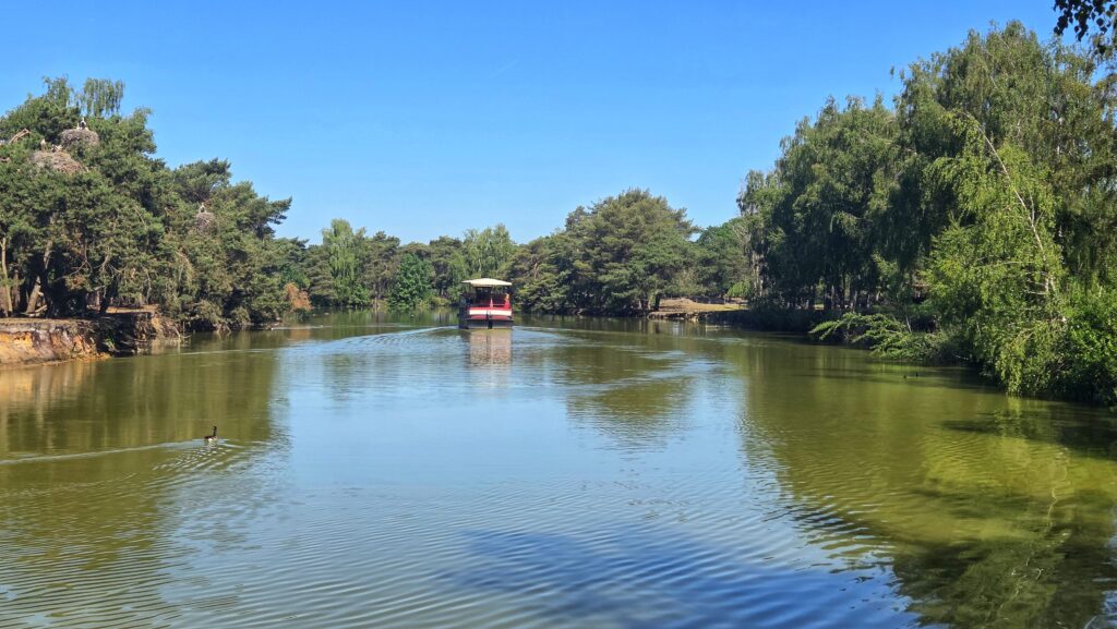 Safari Resort Beekse Bergen; Safaripark bootsafari