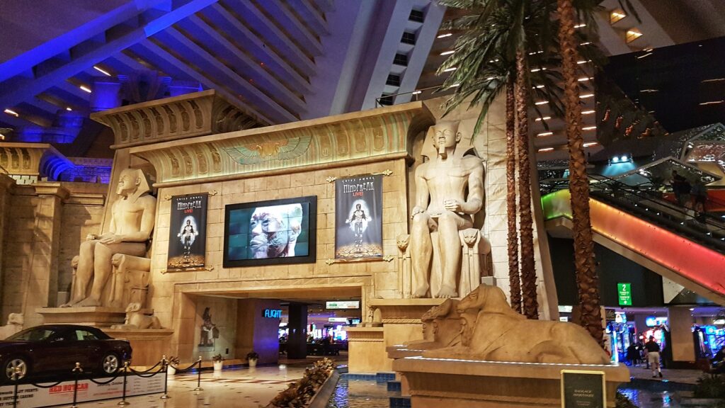 Luxor hotel, overnachten aan de strip in Las Vegas; tips om te doen