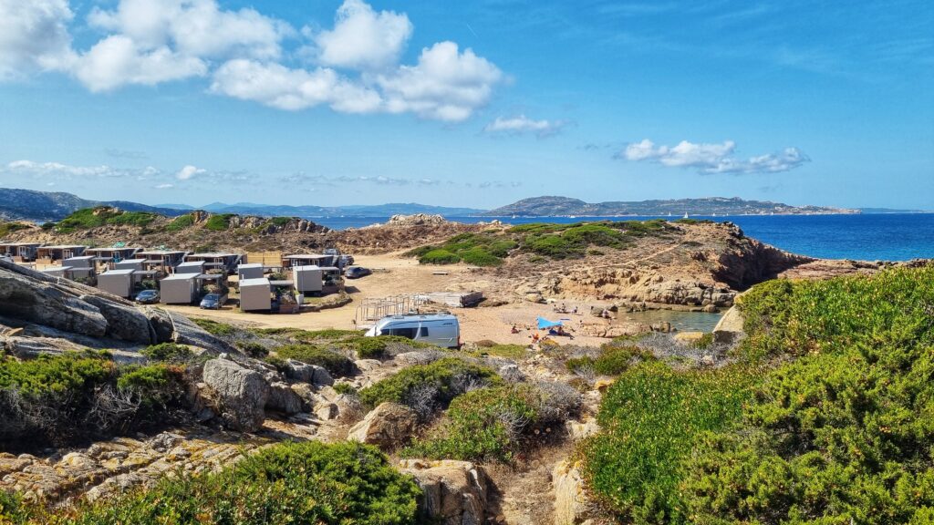 Overnachten in stacaravan, mobilhome, op camping Abbatoggia Village; eiland La Maddalena Sardinie tips