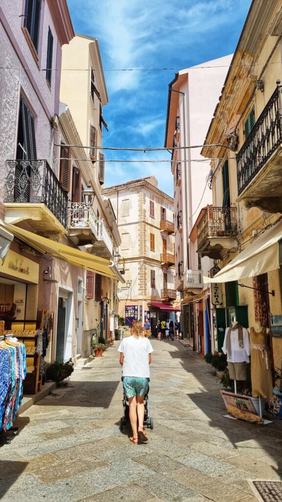 Winkelen historisch centrum La Maddalena: eiland La Maddalena Sardinie tips