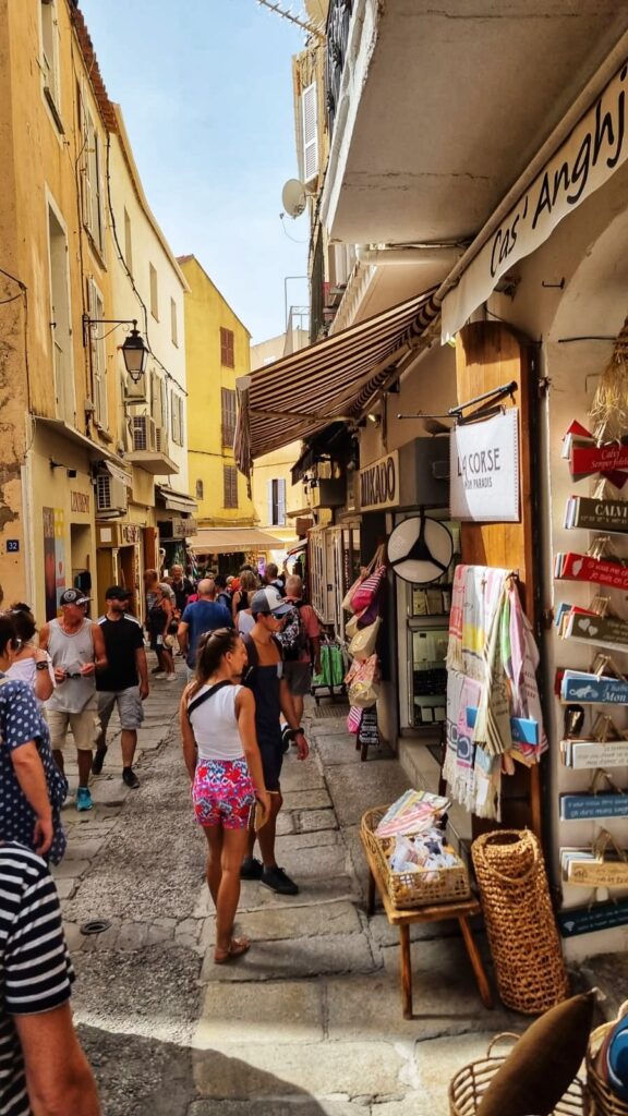 Winkelen in Calvi: tips wat te doen in Calvi, noorden westen Corsica