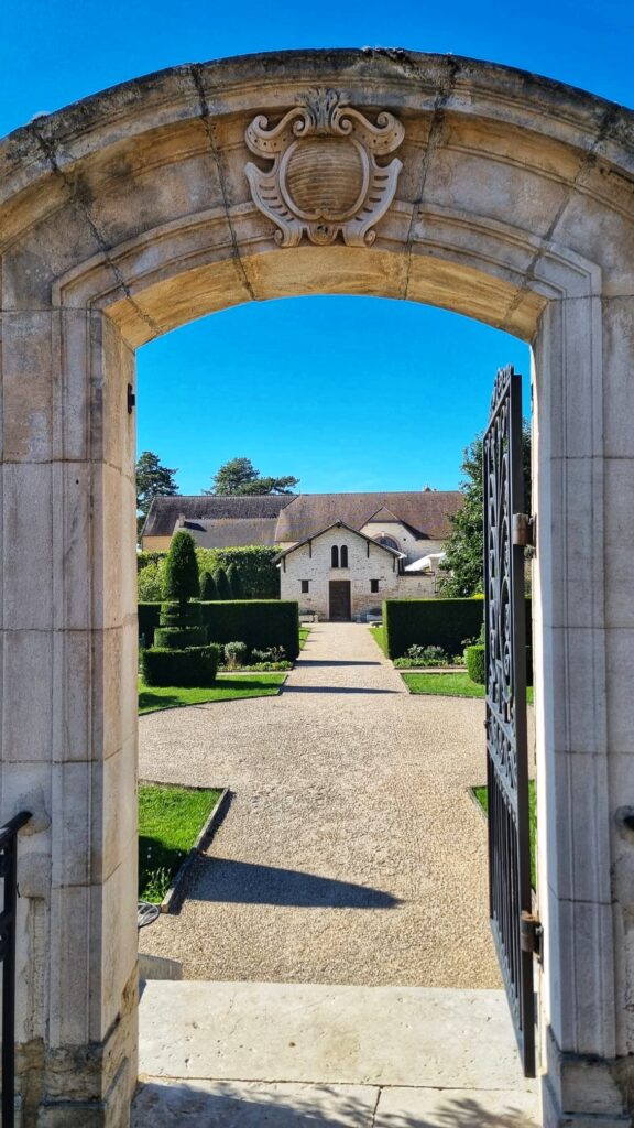 Chateau Pommard, Franse tuinen, Route des Grands Crus; tips bezienswaardigheden + wat te doen in Beaune, Bourgogne (tussenstop Route du Soleil)