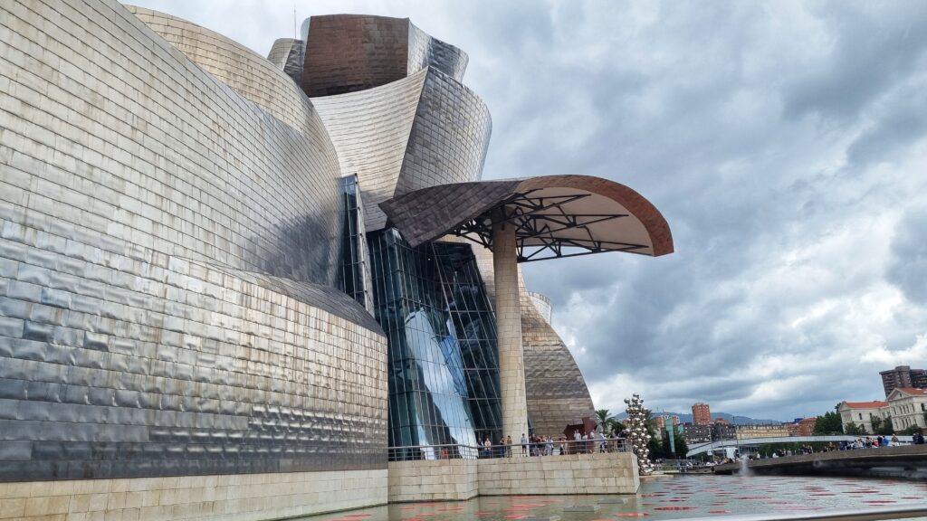 Guggenheim museum, moderne kunst; doen in Bilbao, Baskenland, Spanje, bezienswaardigheden en tips