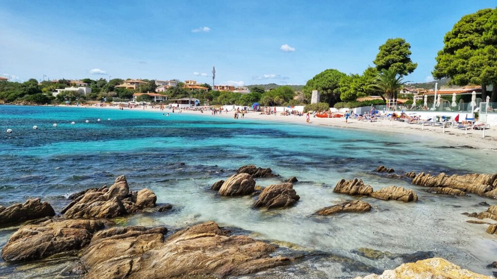 Mooiste strand, Olbia, Costa Smeralda: Vakantie in Sardinië tips, mooiste plekken, en roadtrip route