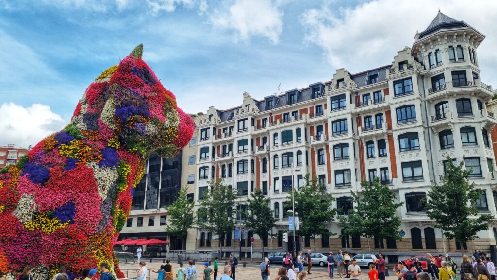 Puppy Guggenheim museum, moderne kunst; doen in Bilbao, Baskenland, Spanje, bezienswaardigheden en tips