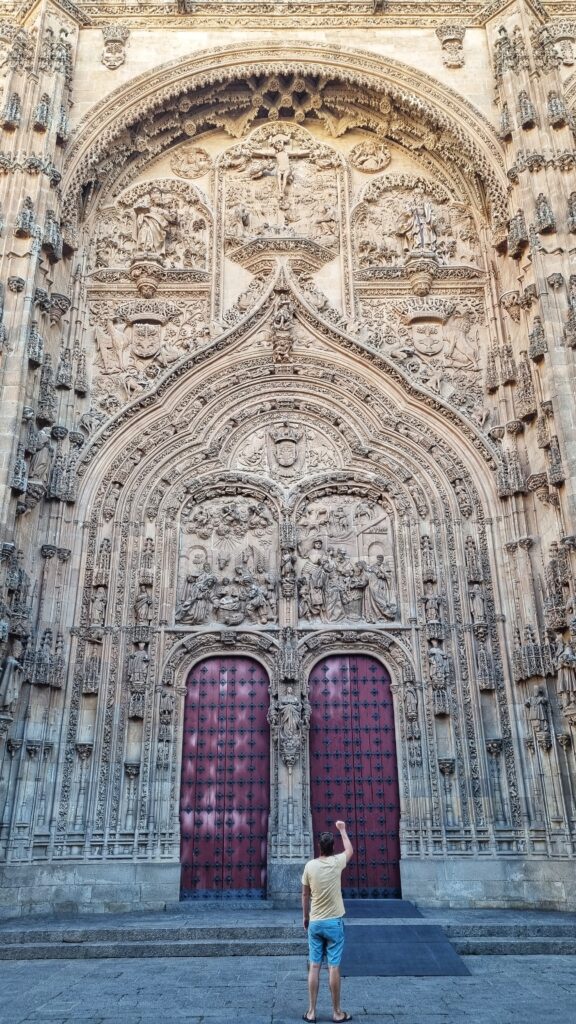 Kathedraal; wat te doen in Salamanca, de mooiste stad van Spanje: bezienswaardigheden + tips