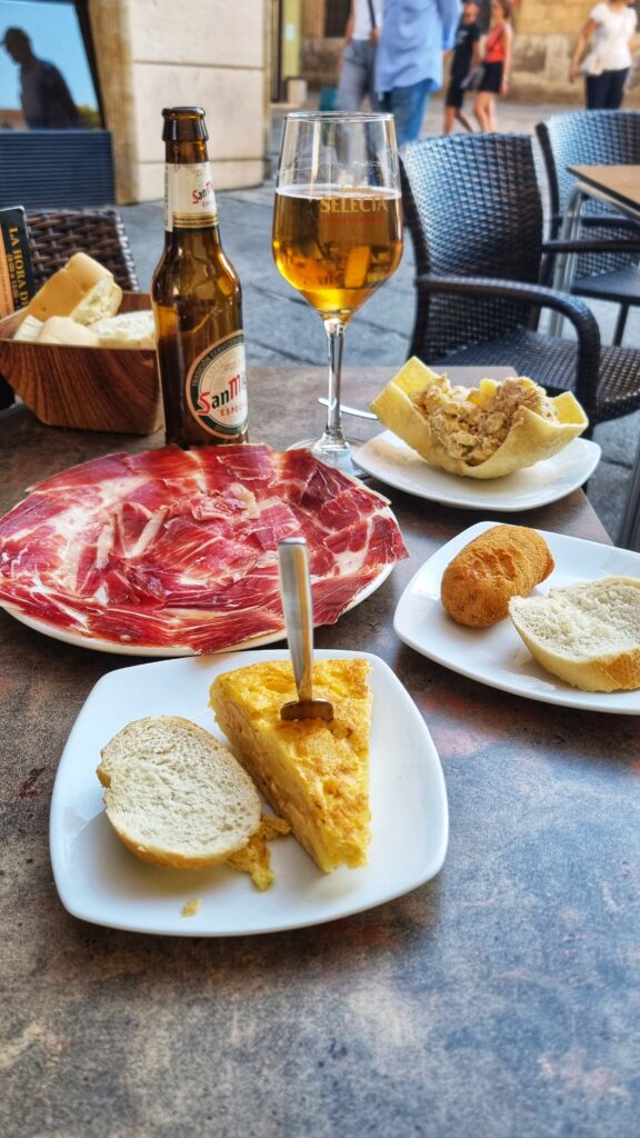 Pinchos, tapas tips; wat te doen in Salamanca, de mooiste stad van Spanje: bezienswaardigheden + tips
