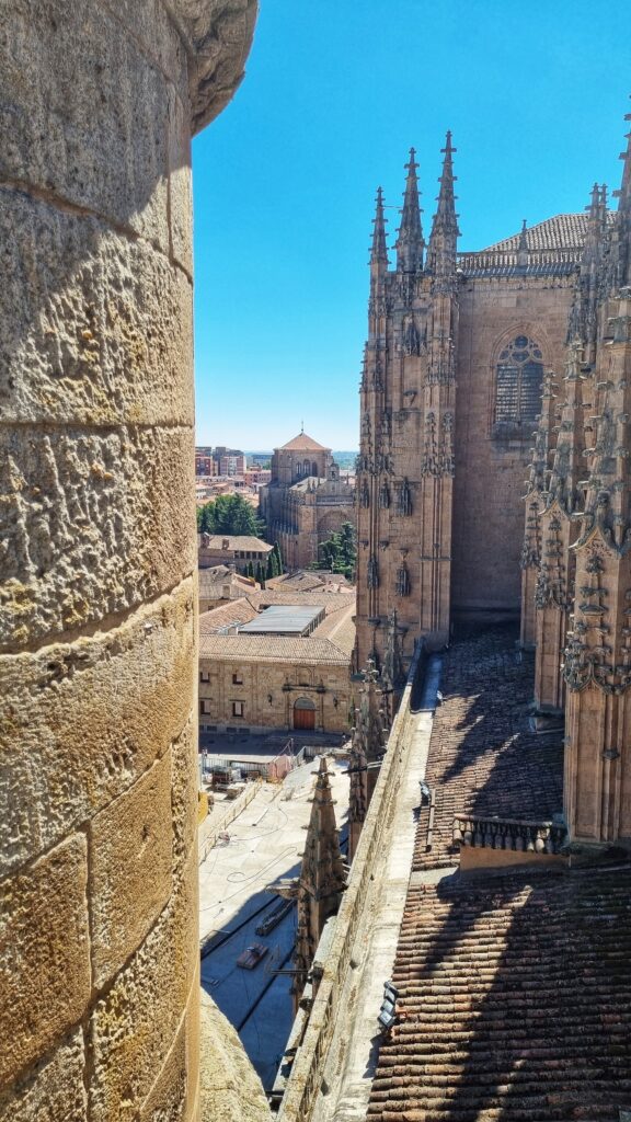 San Esteban klooster; wat te doen in Salamanca, de mooiste stad van Spanje: bezienswaardigheden + tips