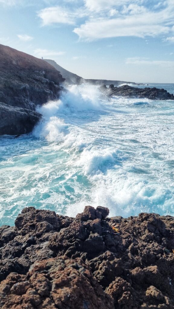 Charco de los Clicos, het groene meer bij El Golfo; wat te doen op je Lanzarote vakantie: tips, bezienswaardigheden, mooiste plekken