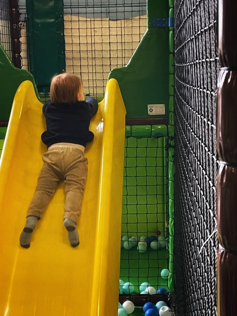 Helmond met kinderen, speelschuur Brandevoortse Hoeve; wat te doen in Helmond, bezienswaardigheden, tips