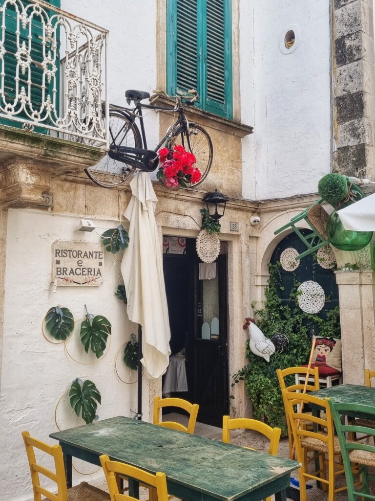 Locorotondo, tips voor de witte dorpen in Valle d'Itria; mooiste plekken Puglia & tips Napels & Puglia roadtrip