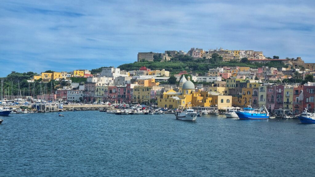 Met de boot naar Procida; Wat te doen in Procida tips, dagtrip vanuit Napels