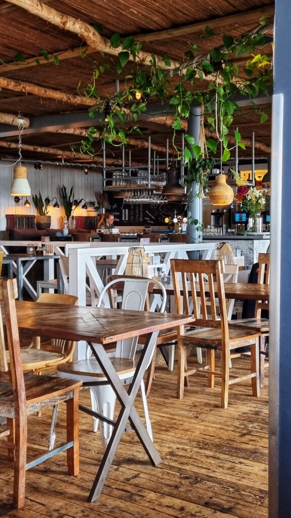 Gestrand lunchen; tips wat te doen op Vlieland, weekendje Waddeneilanden