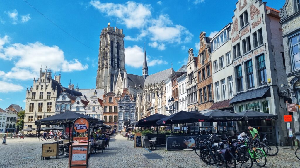 Grote Markt; tips wat te doen in Mechelen, een stedentrip weekendje