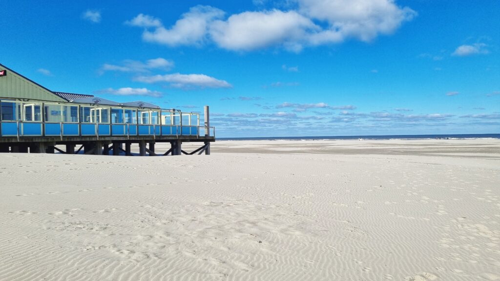 Strand Oostende, Heartbreak Hotel strandtent; leuke tips wat te doen op Terschelling