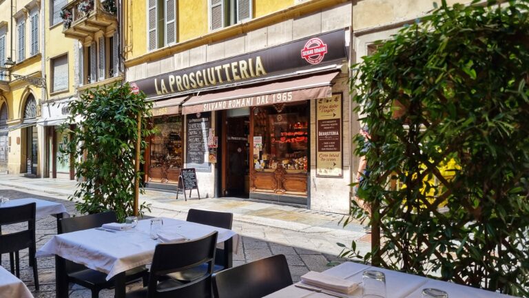La Prosciutteria Parma (ham en Parmezaanse kaas); bezienswaardigheid, tip wat te doen
