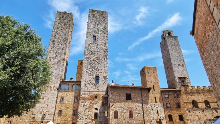 Piazza della Cisterna; bezienswaardigheden San Gimignano tips