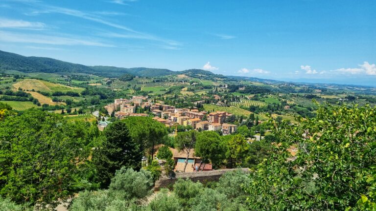 Panoramisch uitzichtpunt San Gimignano, met de auto naar Toscane